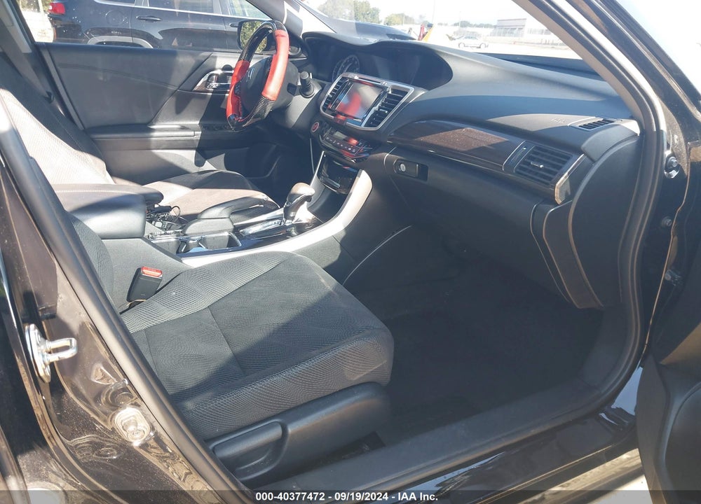 2017 HONDA ACCORD EX VIN: 1HGCR2F71HA123560