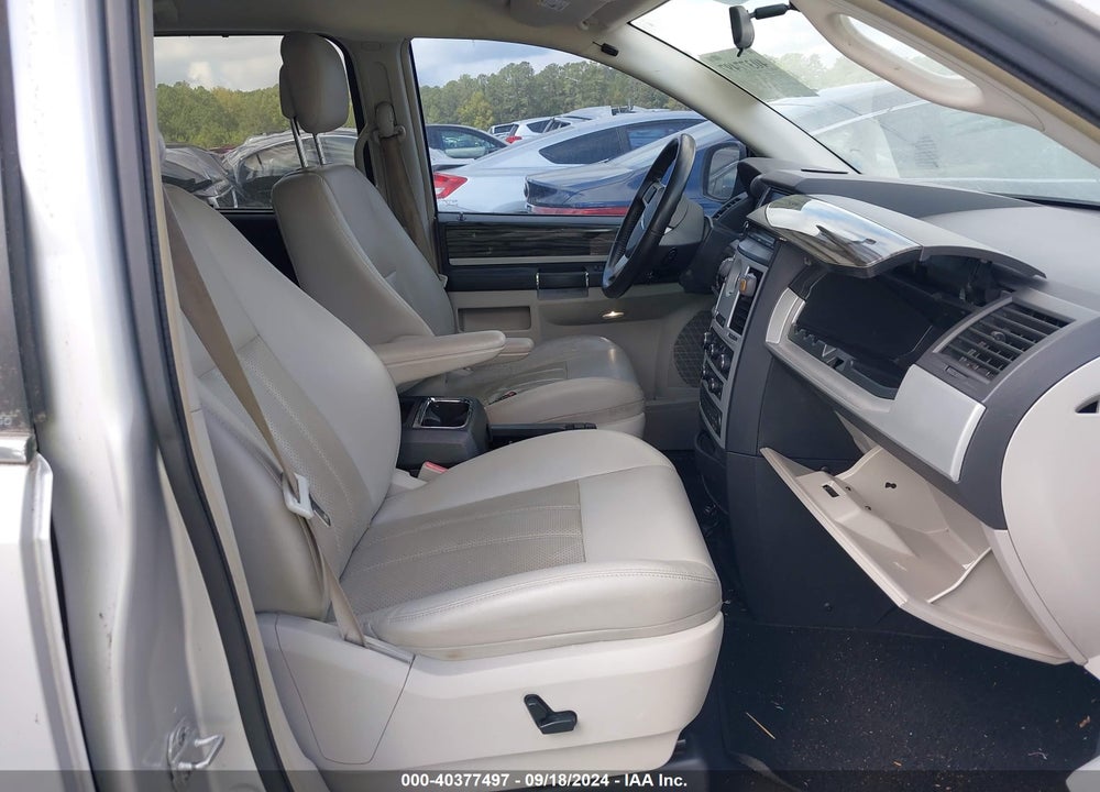 2010 CHRYSLER TOWN & COUNTRY TOURING VIN: 2A4RR5D1XAR286356