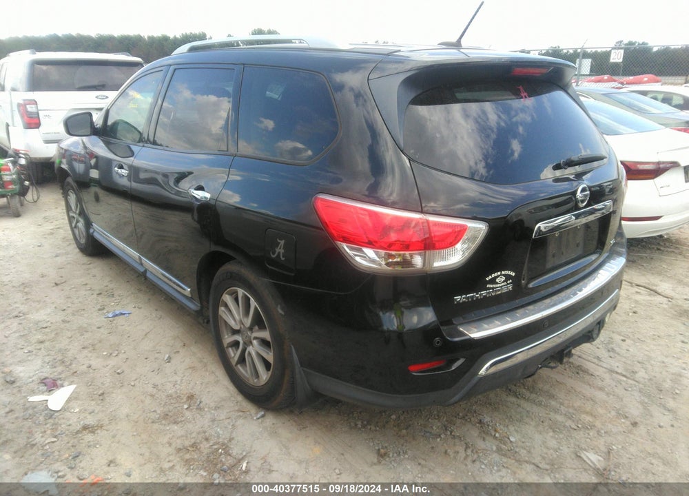 2015 NISSAN PATHFINDER SL VIN: 5N1AR2MN6FC690268