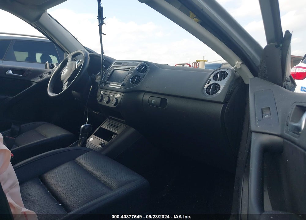 2017 VOLKSWAGEN TIGUAN 2.0T/2.0T S VIN: WVGAV7AX4HW510141