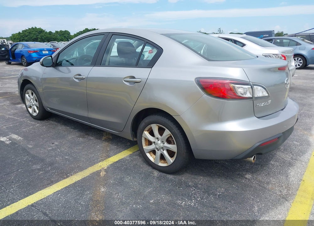 2011 MAZDA 3 I TOURING VIN: JM1BL1VGXB1425850