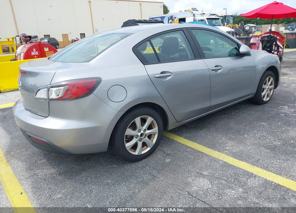 2011 MAZDA 3 I TOURING VIN: JM1BL1VGXB1425850