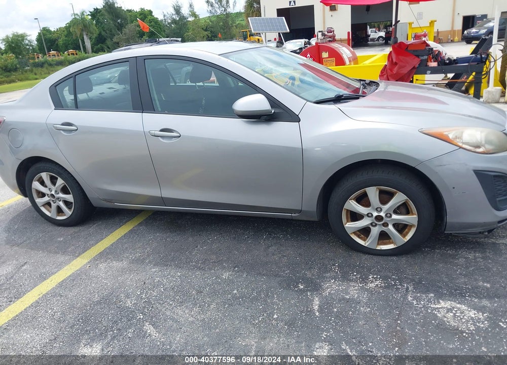 2011 MAZDA 3 I TOURING VIN: JM1BL1VGXB1425850