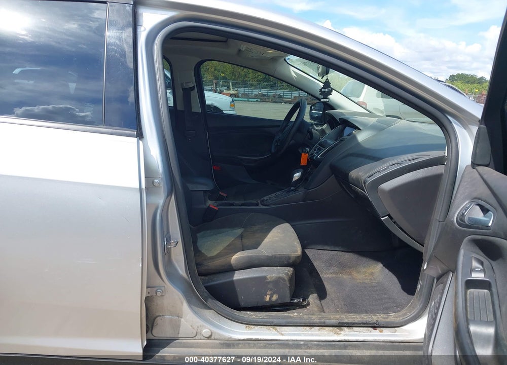 2017 FORD FOCUS SEL VIN: 1FADP3M2XHL338046