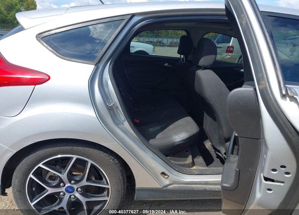 2017 FORD FOCUS SEL VIN: 1FADP3M2XHL338046