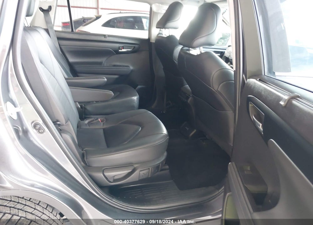 2023 TOYOTA HIGHLANDER XLE VIN: 5TDKDRBH2PS003199