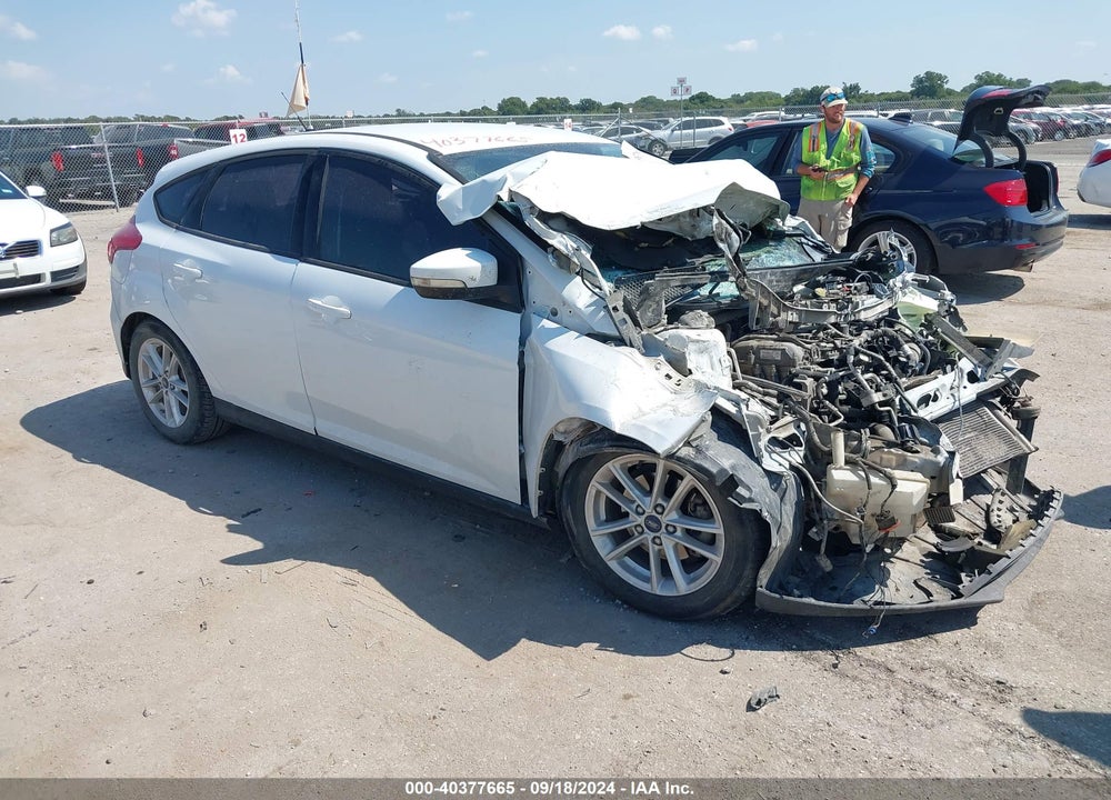 2016 FORD FOCUS SE VIN: 1FADP3K29GL338251