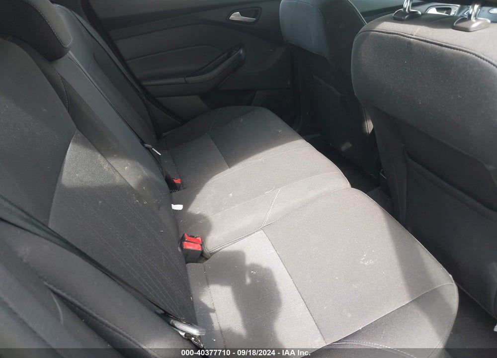 2017 FORD FOCUS SE VIN: 1FADP3K22HL316691