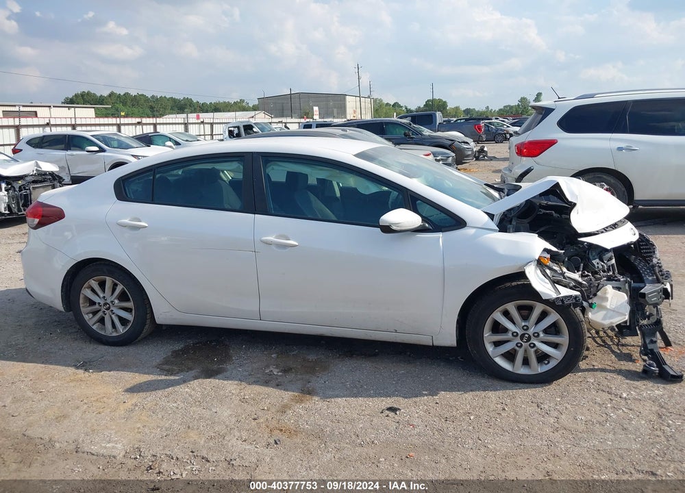 2017 KIA FORTE LX VIN: 3KPFL4A77HE007132