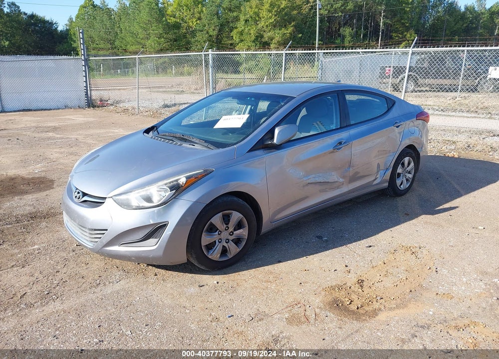 2016 HYUNDAI ELANTRA SE VIN: 5NPDH4AE3GH704203