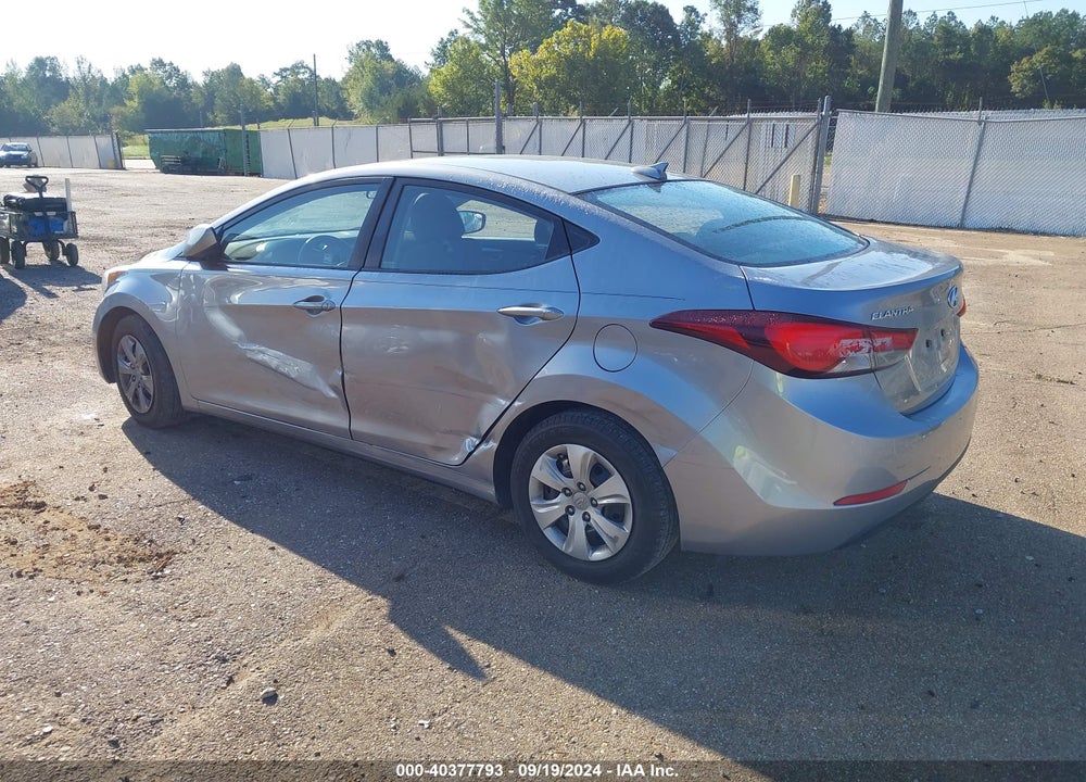 2016 HYUNDAI ELANTRA SE VIN: 5NPDH4AE3GH704203