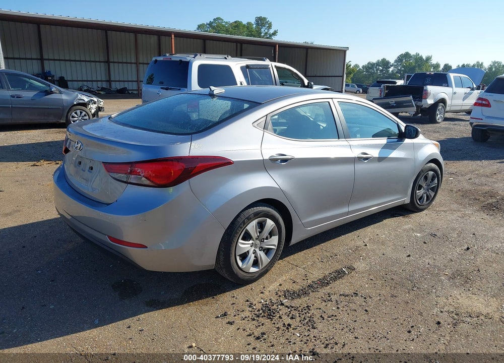 2016 HYUNDAI ELANTRA SE VIN: 5NPDH4AE3GH704203