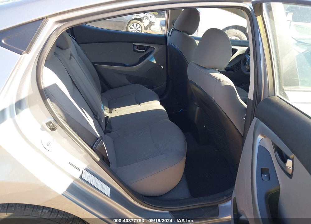 2016 HYUNDAI ELANTRA SE VIN: 5NPDH4AE3GH704203