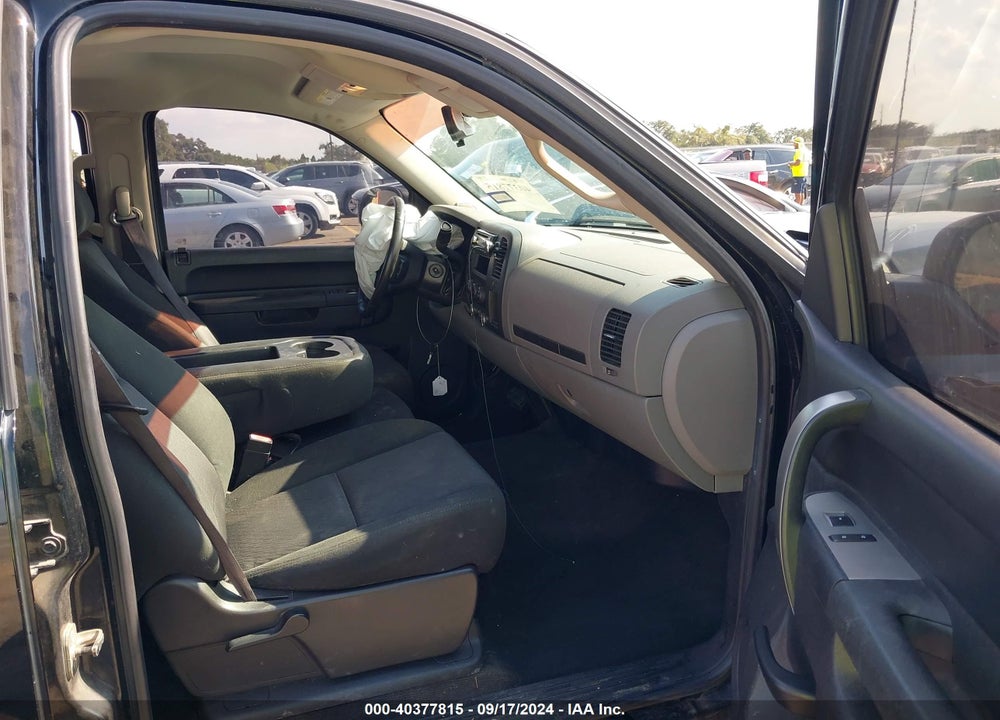 2011 CHEVROLET SILVERADO 1500 LS VIN: 3GCPCREA5BG349472