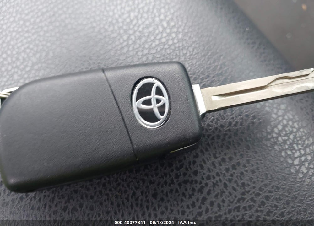 2020 TOYOTA CAMRY LE VIN: 4T1C11AK4LU959264