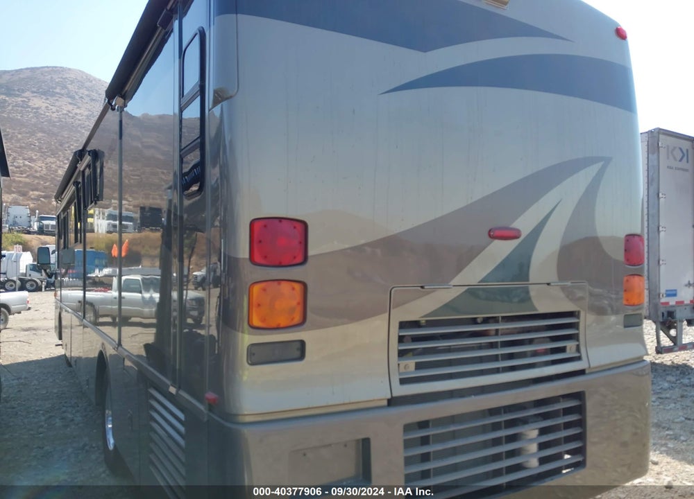 2004 FREIGHTLINER CHASSIS VIN: 4UZAAHAK64CM84160