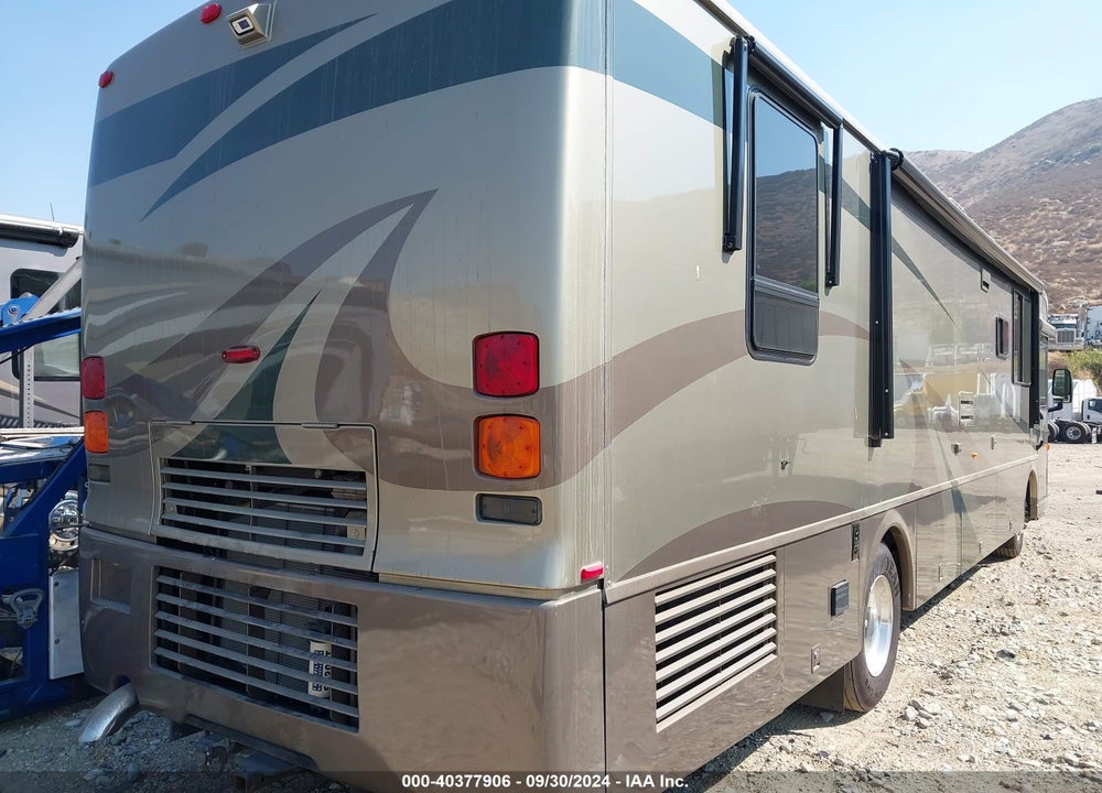 2004 FREIGHTLINER CHASSIS VIN: 4UZAAHAK64CM84160