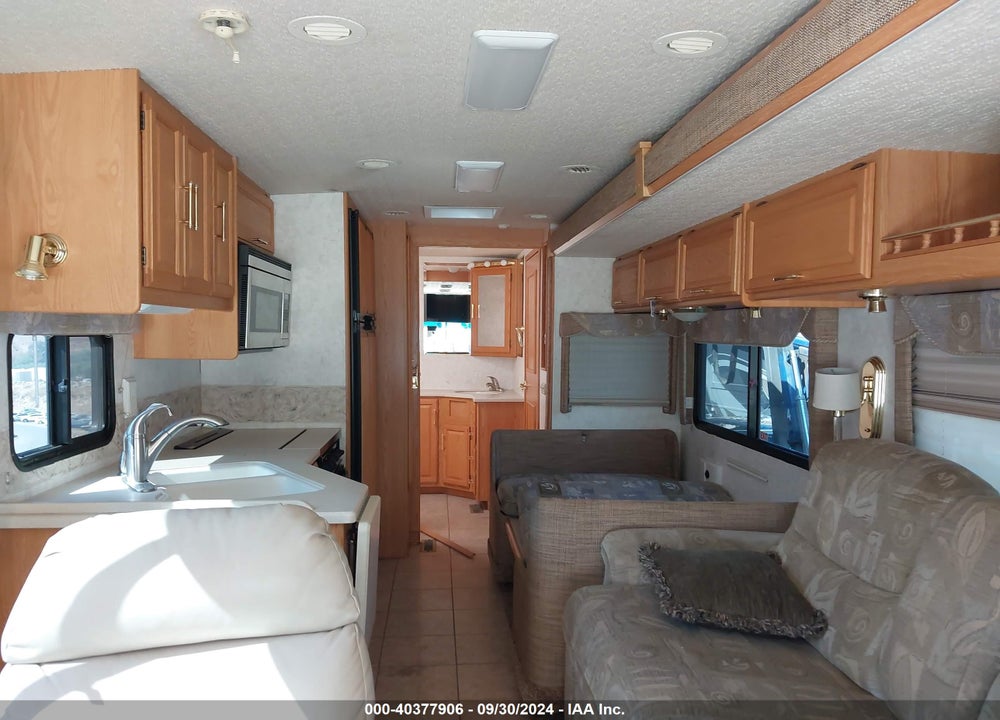 2004 FREIGHTLINER CHASSIS VIN: 4UZAAHAK64CM84160