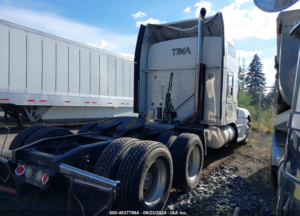 2010 KENWORTH T660 T660 VIN: 1XKAD49X9AJ273065