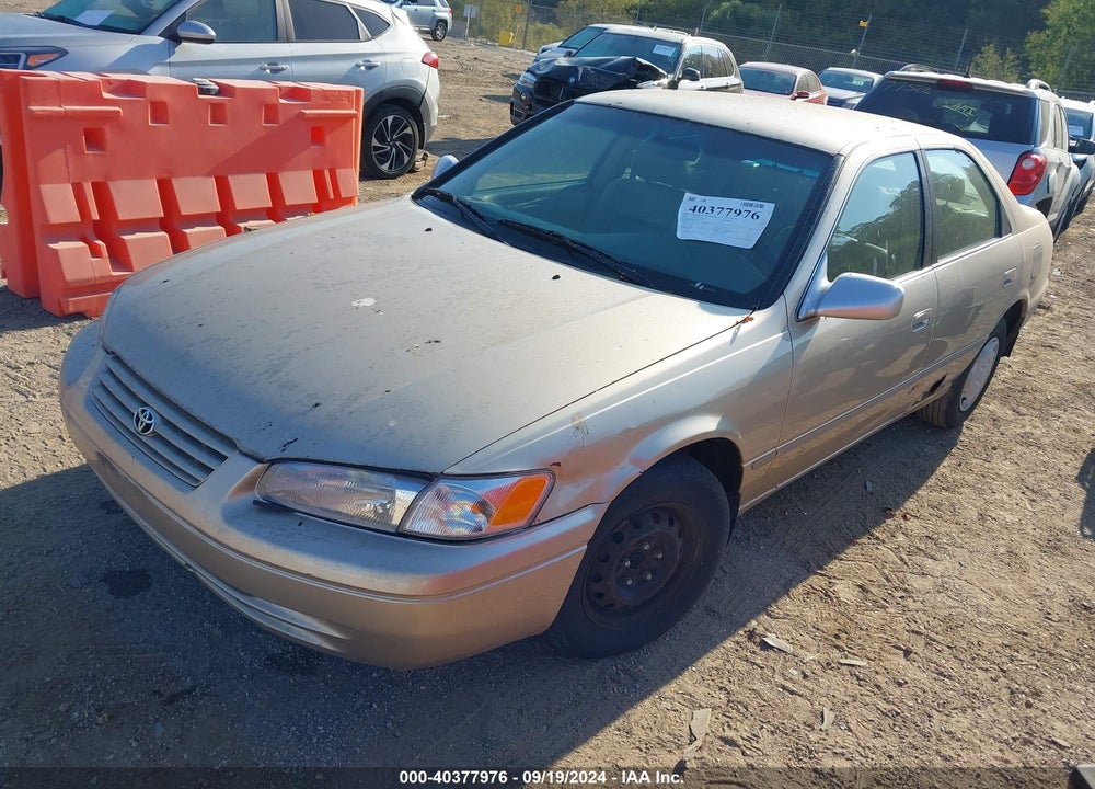 1999 TOYOTA CAMRY LE VIN: JT2BG22K7X0371609