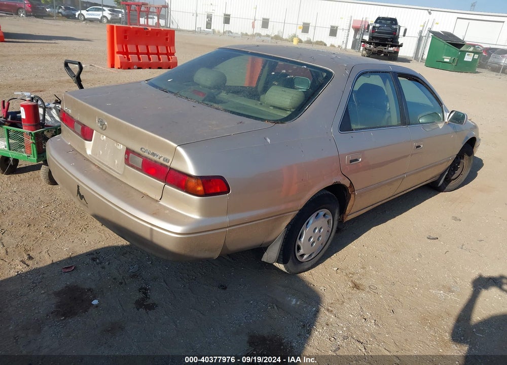 1999 TOYOTA CAMRY LE VIN: JT2BG22K7X0371609