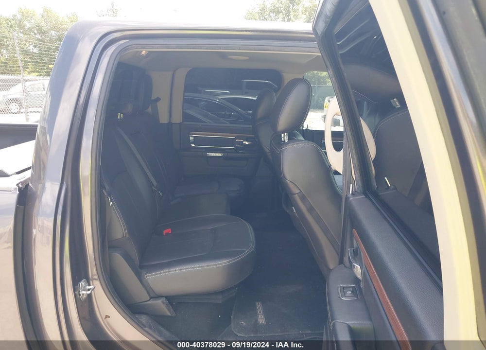 2018 RAM 1500 VIN: 1C6RR7NTXJS319833