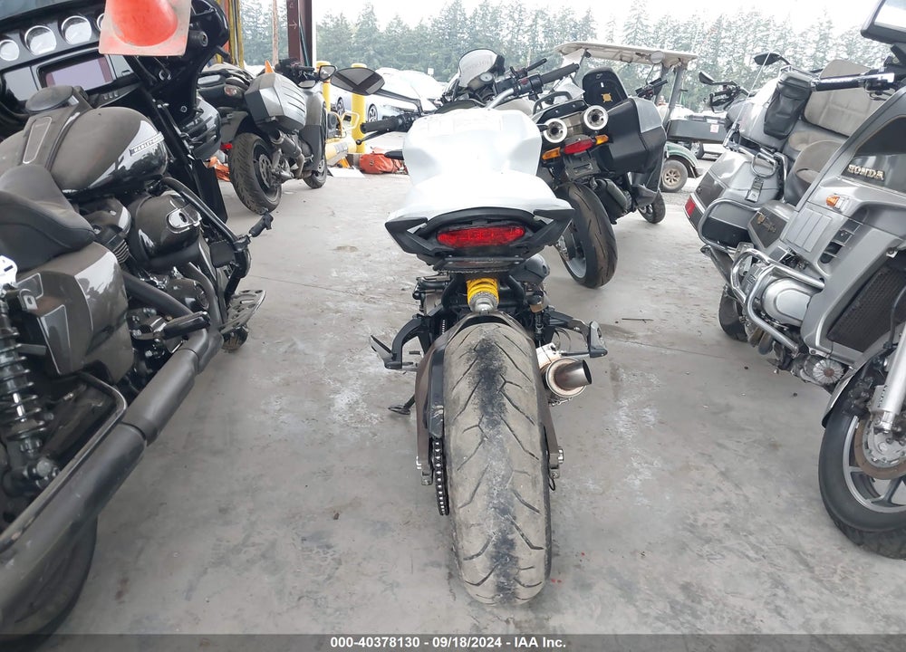 2016 DUCATI MONSTER 821 VIN: ZDM1RBTS6GB020727