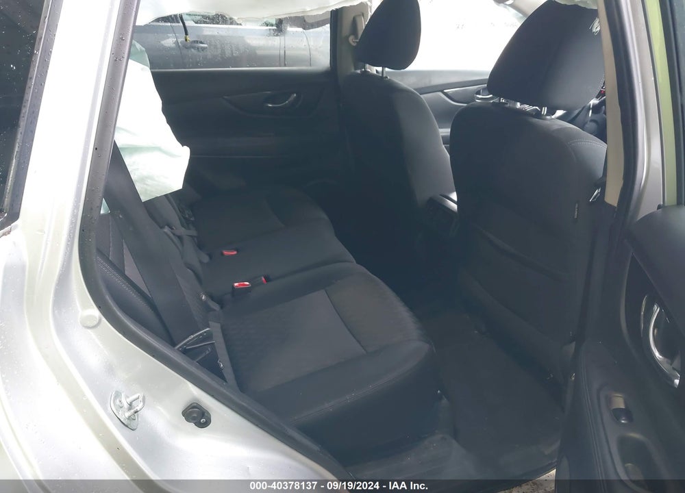 2018 NISSAN ROGUE SV VIN: KNMAT2MV5JP582053