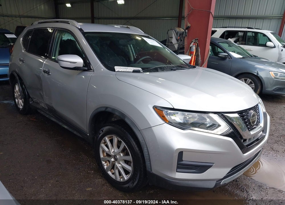 2018 NISSAN ROGUE SV VIN: KNMAT2MV5JP582053