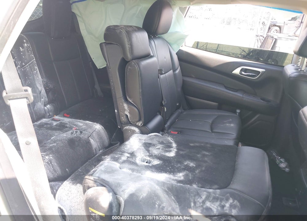 2017 NISSAN PATHFINDER PLATINUM VIN: 5N1DR2MM4HC640301