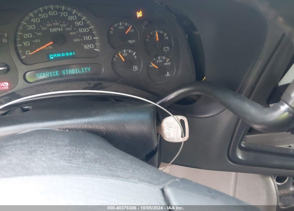 2005 GMC YUKON SLE VIN: 1GKEC13T75R171439