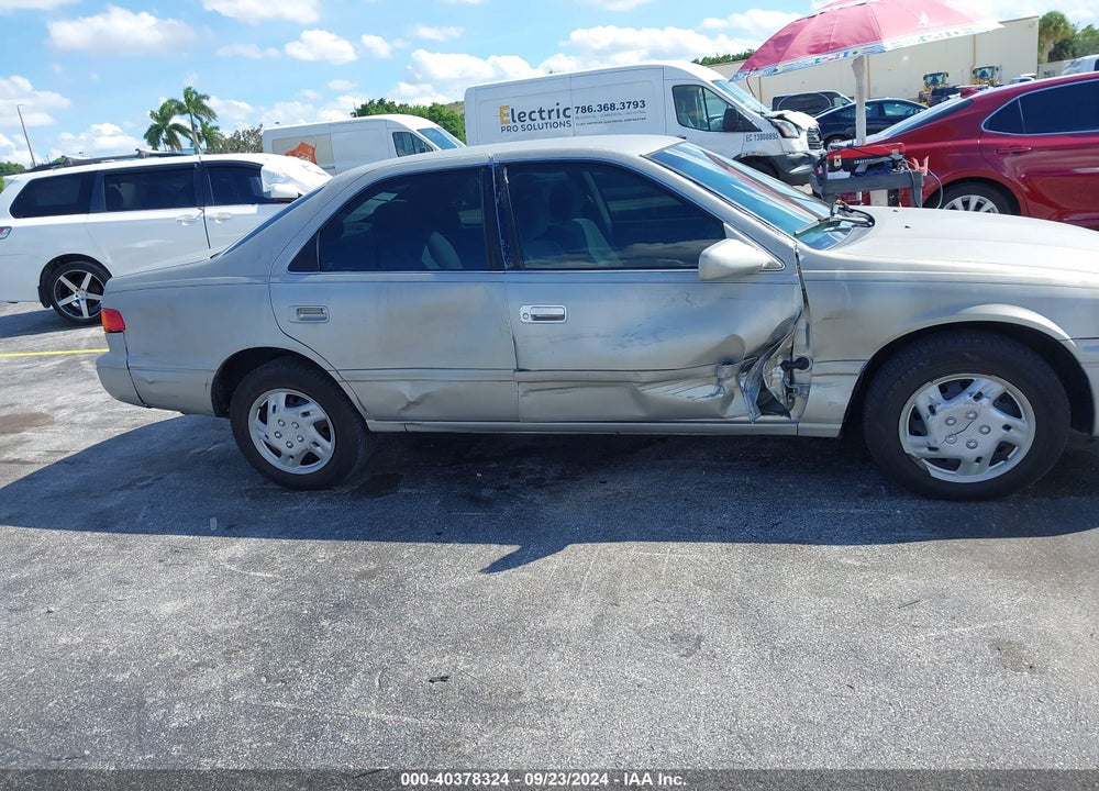 2000 TOYOTA CAMRY LE VIN: 4T1BG22K4YU658497