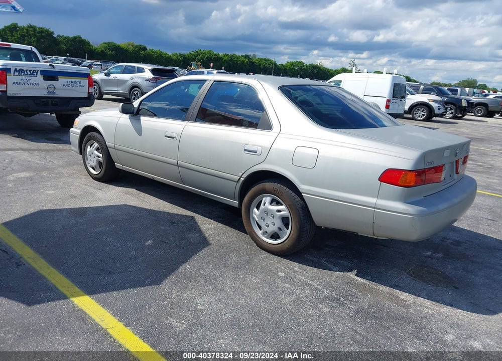2000 TOYOTA CAMRY LE VIN: 4T1BG22K4YU658497