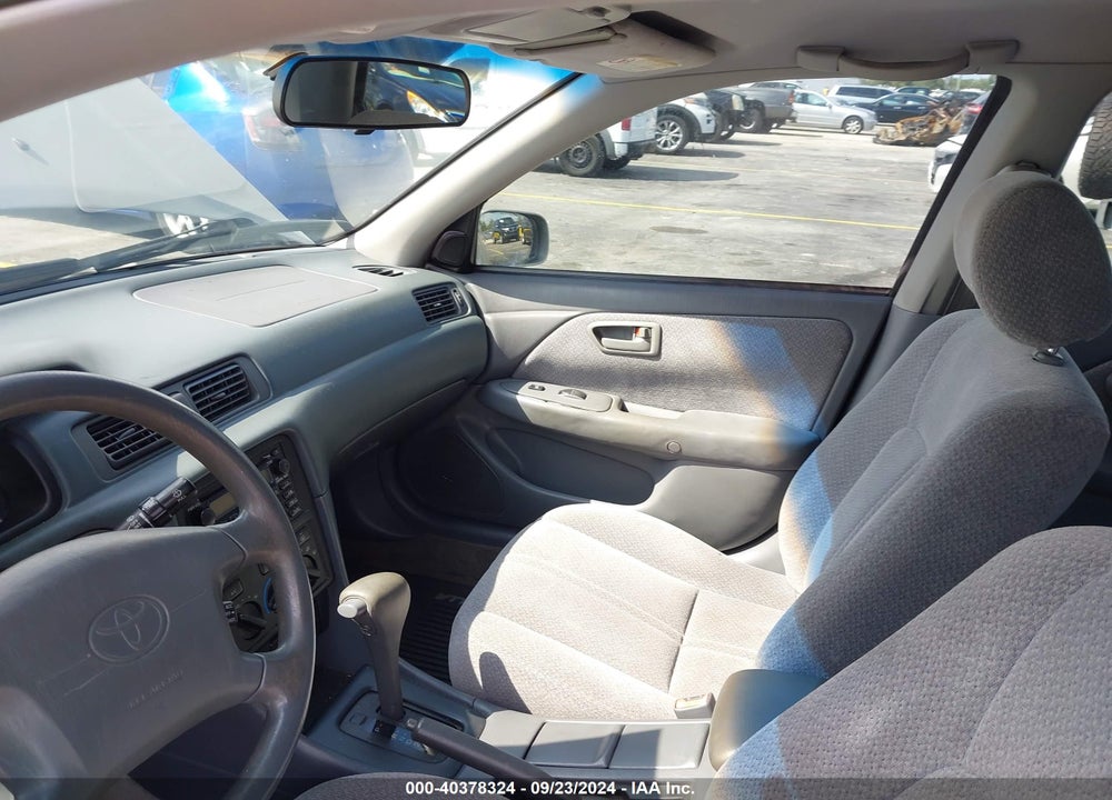 2000 TOYOTA CAMRY LE VIN: 4T1BG22K4YU658497