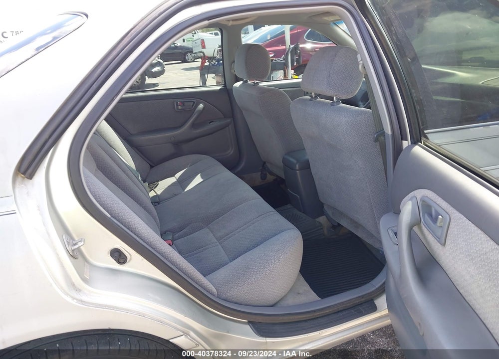 2000 TOYOTA CAMRY LE VIN: 4T1BG22K4YU658497