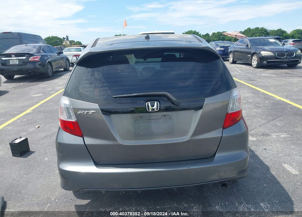 2013 HONDA FIT SPORT VIN: JHMGE8H53DC039473