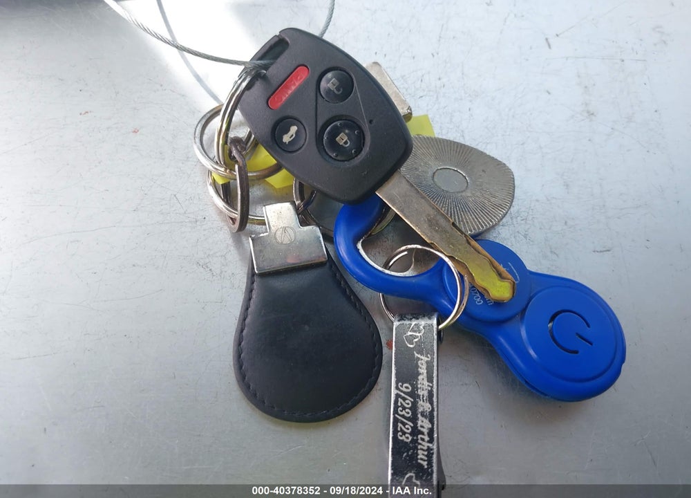 2013 HONDA FIT SPORT VIN: JHMGE8H53DC039473