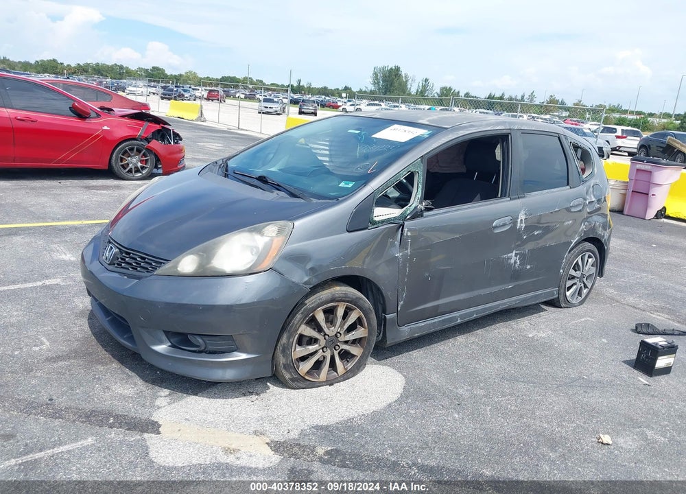 2013 HONDA FIT SPORT VIN: JHMGE8H53DC039473