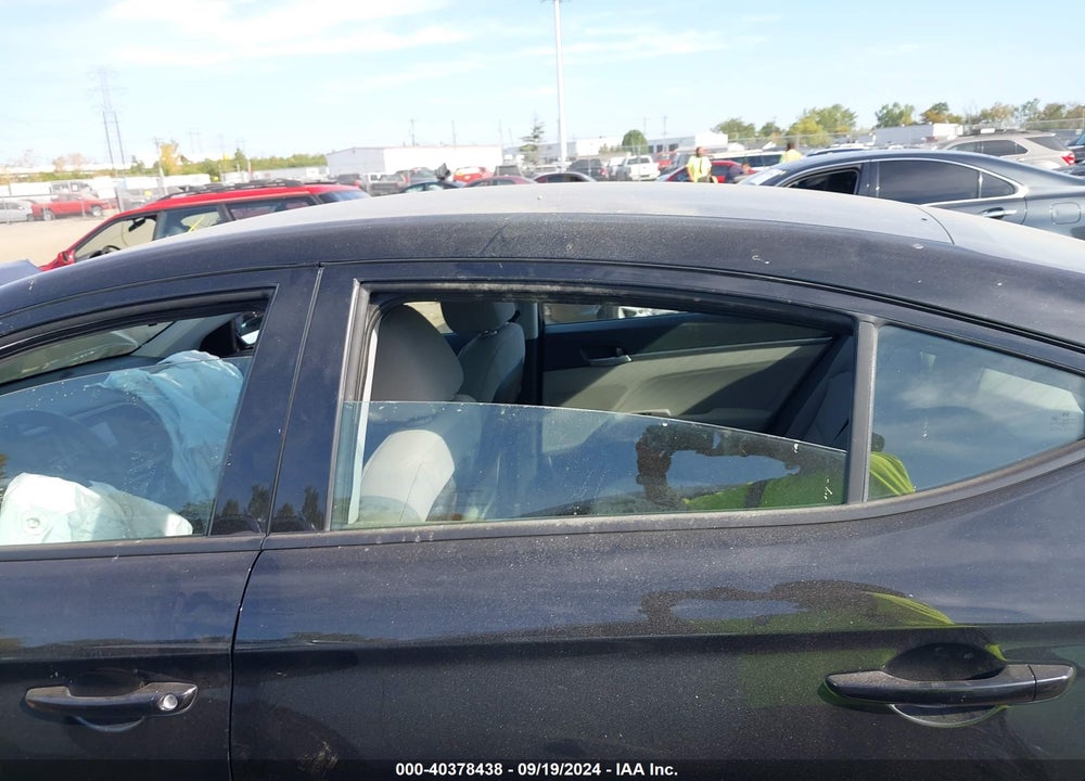 2019 HYUNDAI ELANTRA SE VIN: 5NPD74LF7KH461948