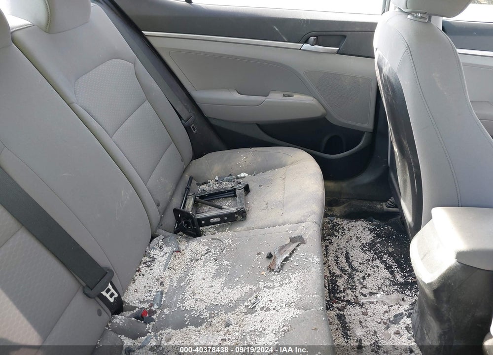 2019 HYUNDAI ELANTRA SE VIN: 5NPD74LF7KH461948