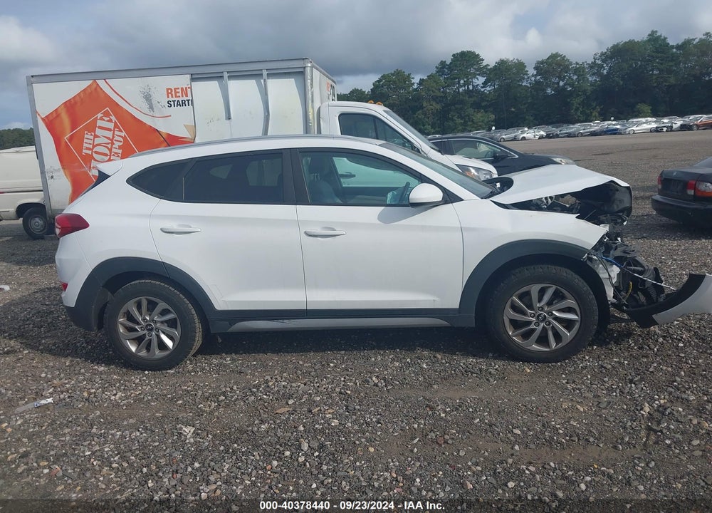 2017 HYUNDAI TUCSON SE VIN: KM8J3CA43HU347899