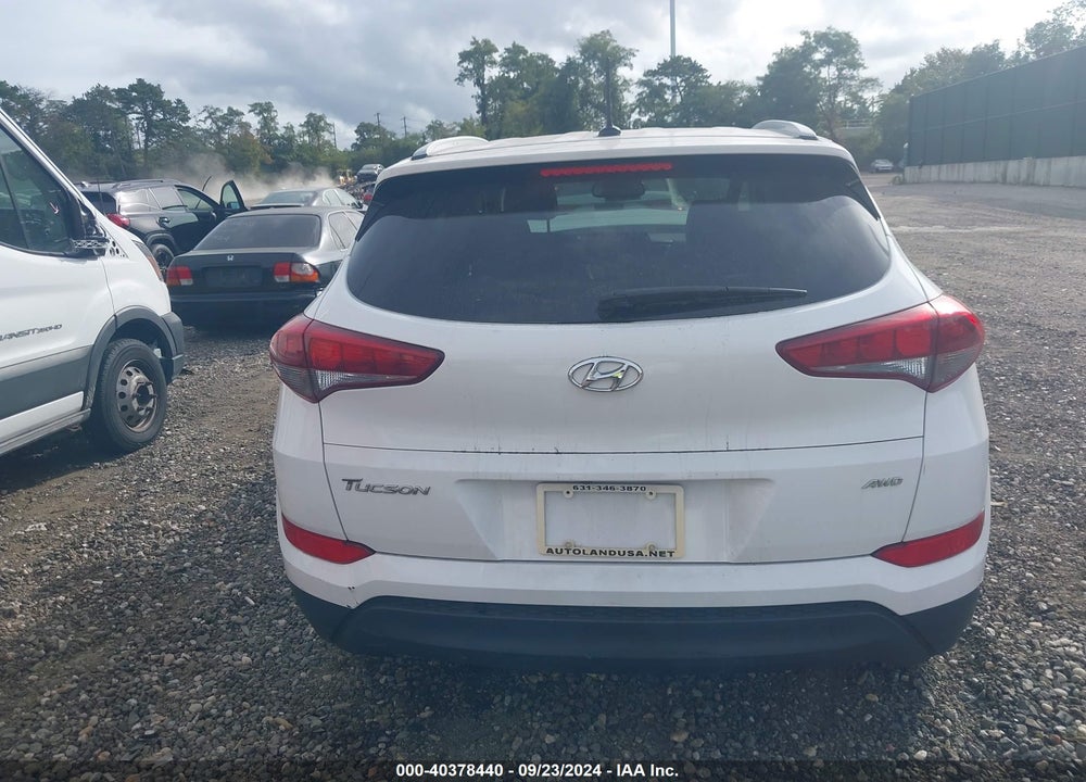 2017 HYUNDAI TUCSON SE VIN: KM8J3CA43HU347899