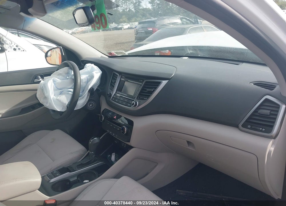 2017 HYUNDAI TUCSON SE VIN: KM8J3CA43HU347899