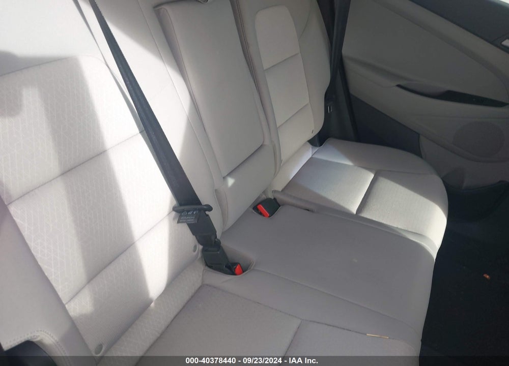 2017 HYUNDAI TUCSON SE VIN: KM8J3CA43HU347899