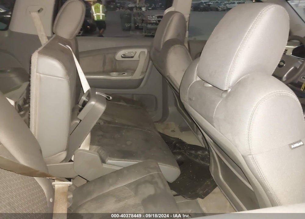 2011 CHEVROLET TRAVERSE LS VIN: 1GNKVEED0BJ249972