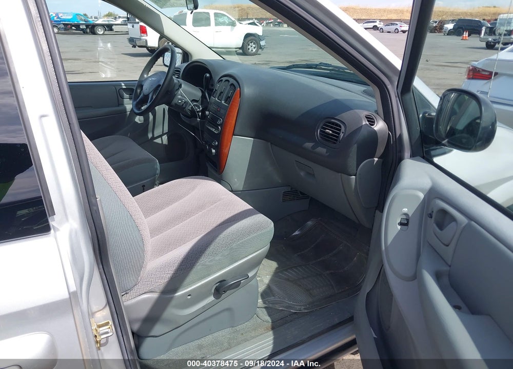 2006 CHRYSLER TOWN & COUNTRY VIN: 1A4GP45R56B760117