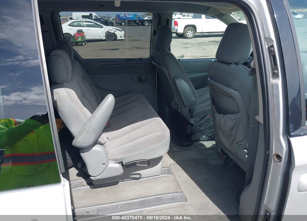 2006 CHRYSLER TOWN & COUNTRY VIN: 1A4GP45R56B760117