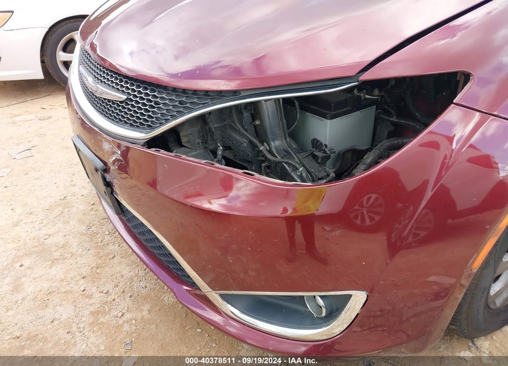 2017 CHRYSLER PACIFICA TOURING L VIN: 2C4RC1BGXHR705727