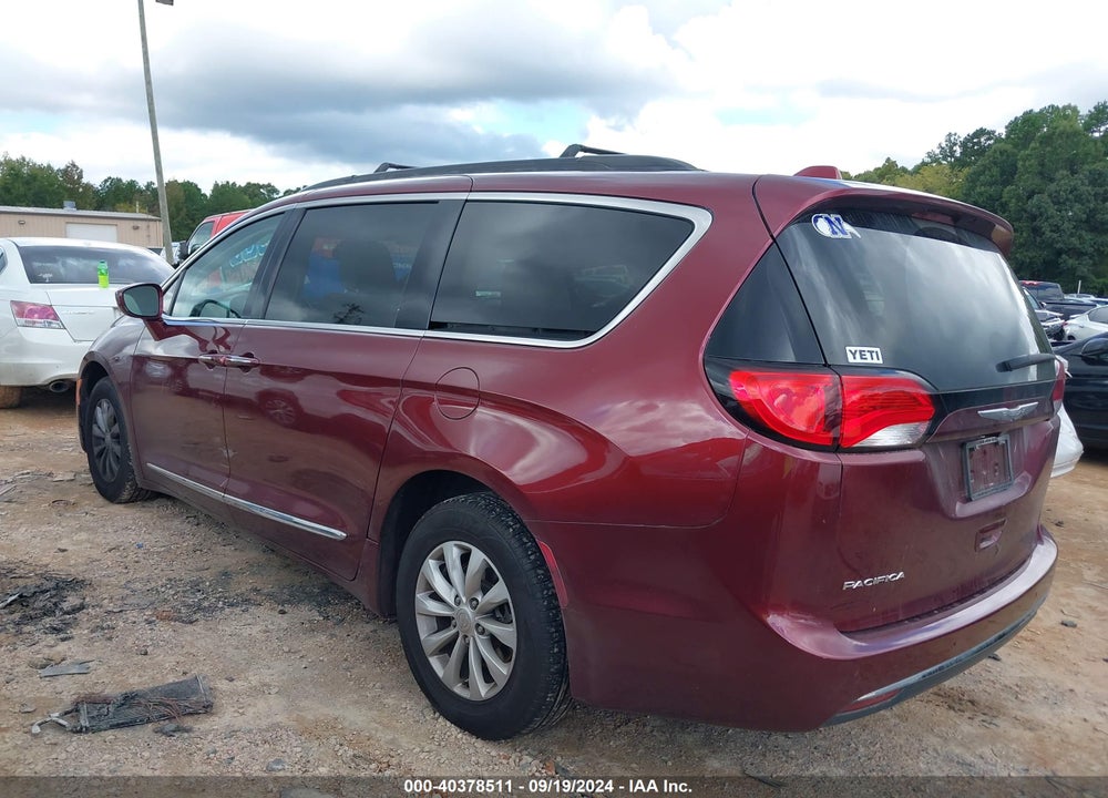 2017 CHRYSLER PACIFICA TOURING L VIN: 2C4RC1BGXHR705727