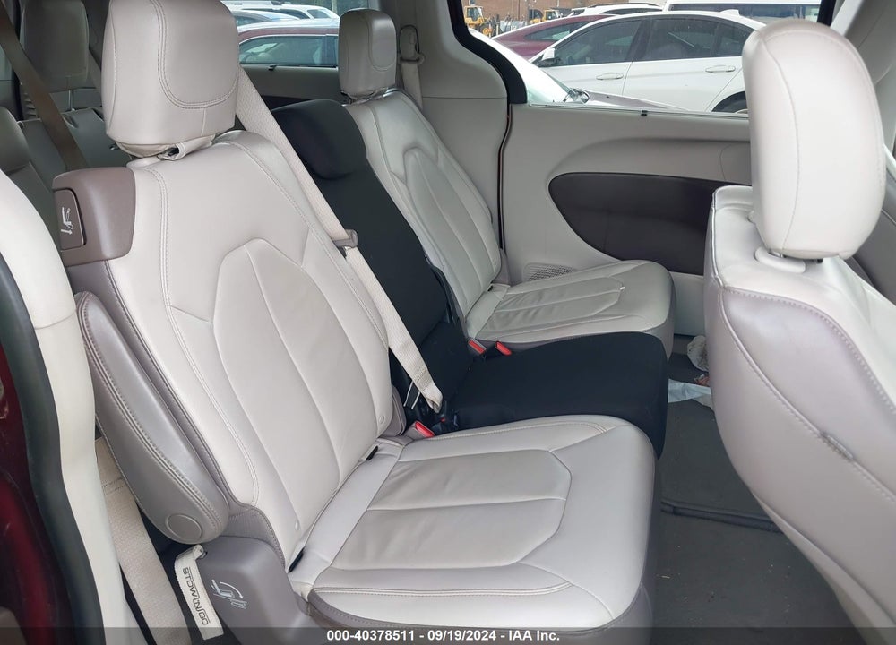 2017 CHRYSLER PACIFICA TOURING L VIN: 2C4RC1BGXHR705727